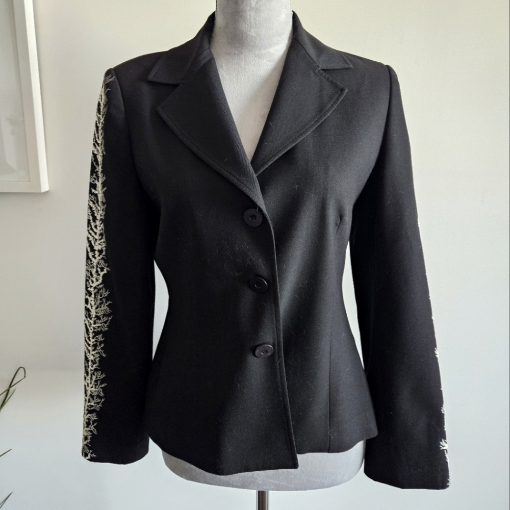 ISABEL DE PEDRO Elegant Blazer
